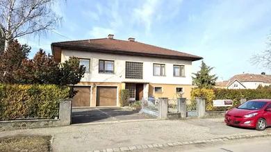 Дом с 6 комнатами в Зефельд-Кадольц, Австрия № 169667