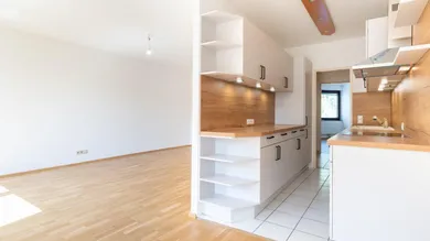 3غرفة شقة في Schwechat, Austria رقم 147235