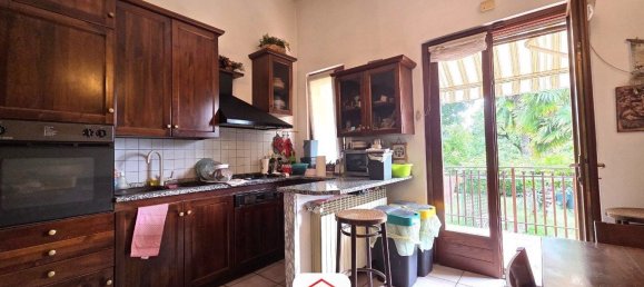 5 bedrooms Villa in Sorisole, Italy No. 380815 10