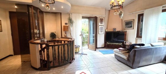 5 bedrooms Villa in Sorisole, Italy No. 380815 5