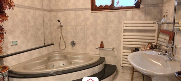 5 bedrooms Villa in Sorisole, Italy No. 380815 24