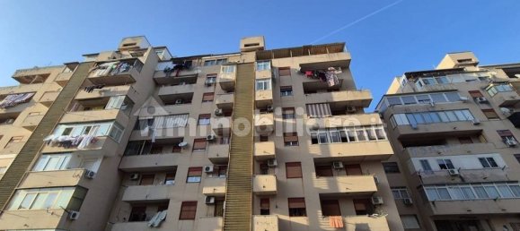 2 bedrooms Apartment in Palermo, Italy No. 49224 2