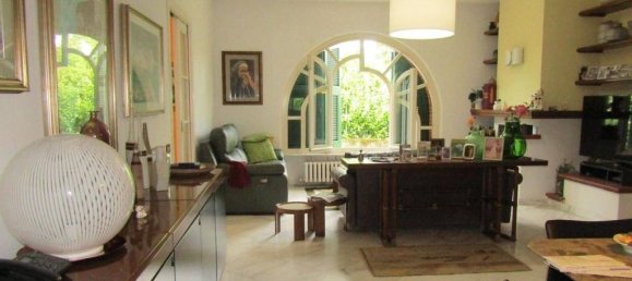 4 bedrooms Villa in Carrara, Italy No. 63388 2