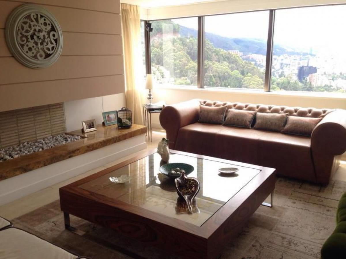 Casa de 3 dormitorios en Bogotá, Colombia No. 13824