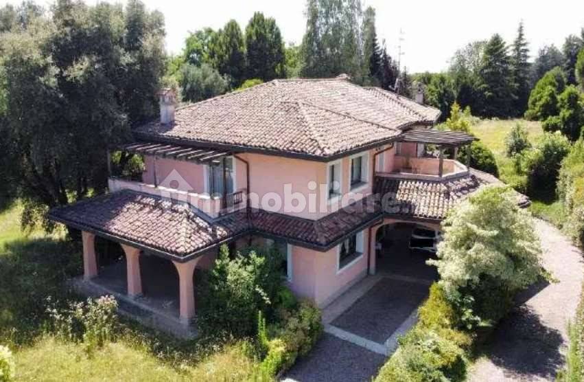 5 chambres Villa à Lomazzo, Italy No. 377043