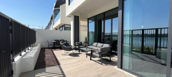 Villa de 4 dormitorios en Mina Al Arab, UAE No. 94638 3