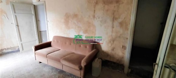 12 rooms House in Ragusa, Italy No. 261355 11