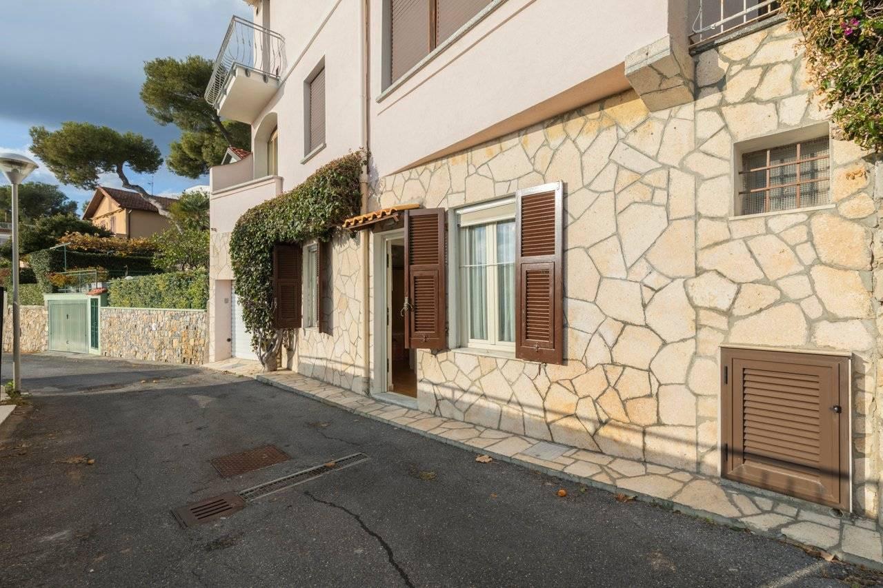 2 rooms Apartment in Andora, Italy No. 29347