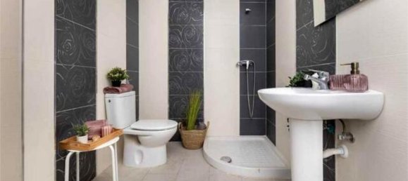 Apartamento de 2 dormitorios en Armilla, Spain No. 180248 2