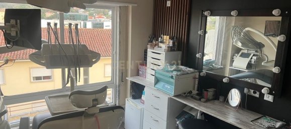 48m² Commercial property in Sintra, Portugal No. 236207 3