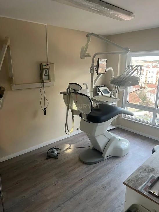 Коммерческая недвижимость 48м² в Синтра, Португалия № 236207