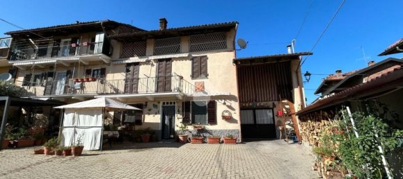 4 rooms House in Gassino Torinese, Italy No. 272342 3