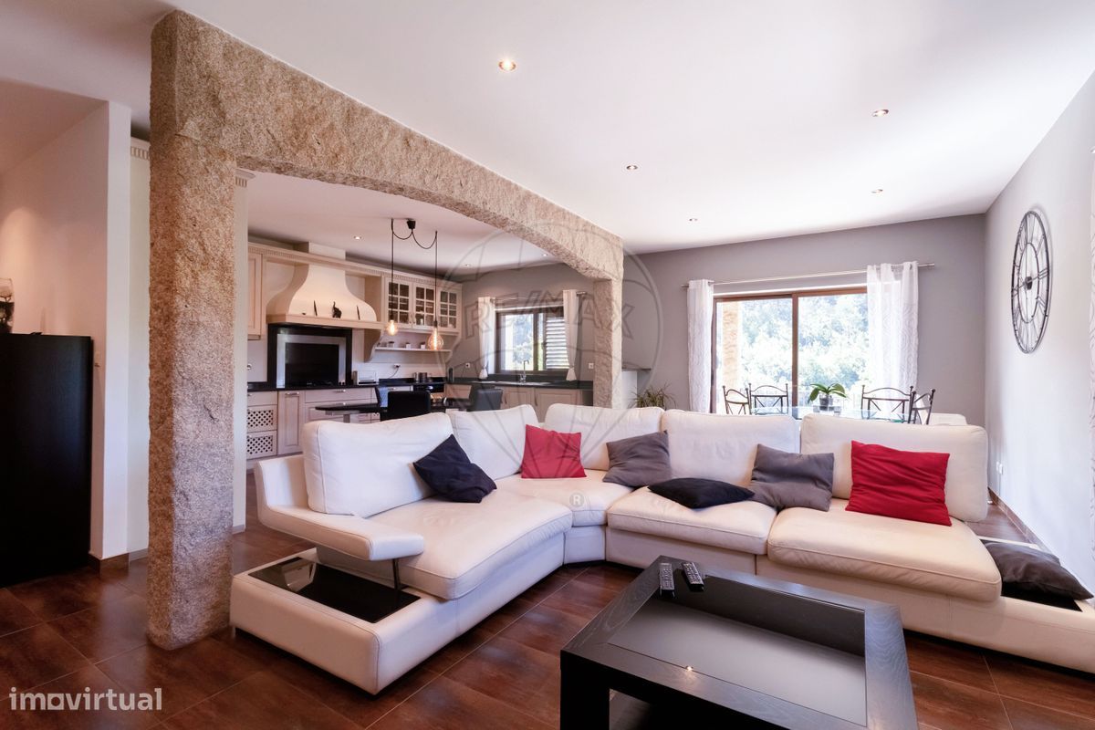 3 bedrooms House in Paredes, Portugal No. 223159