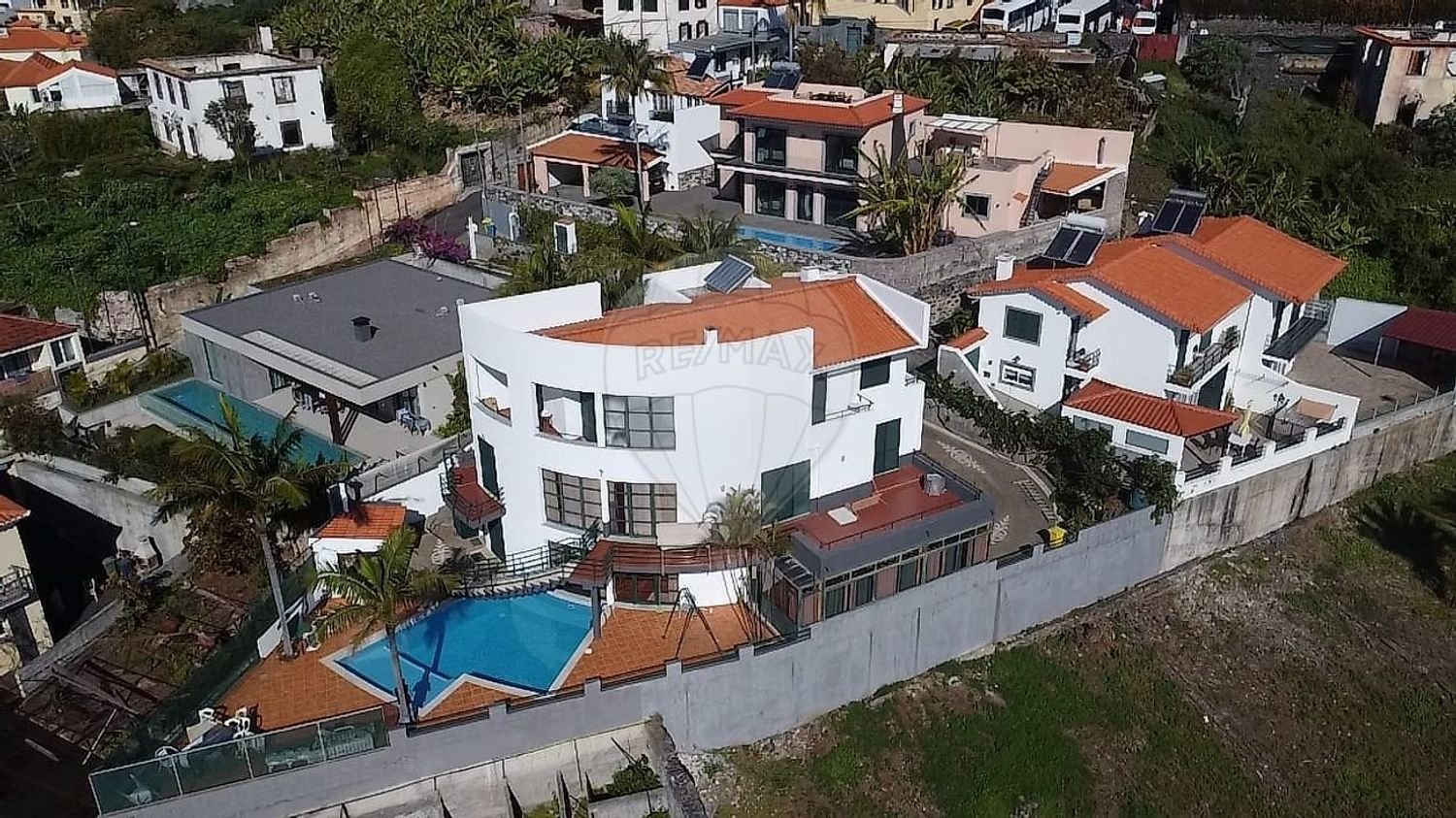 Casa de 6 dormitorios en Funchal, Portugal No. 35450