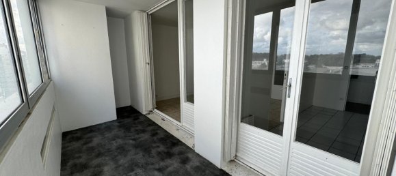 2 chambres Appartement à Orléans, France No. 156090 4