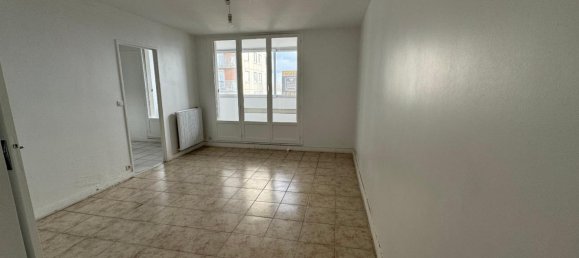 2 chambres Appartement à Orléans, France No. 156090 3
