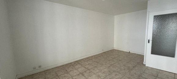 2 chambres Appartement à Orléans, France No. 156090 5