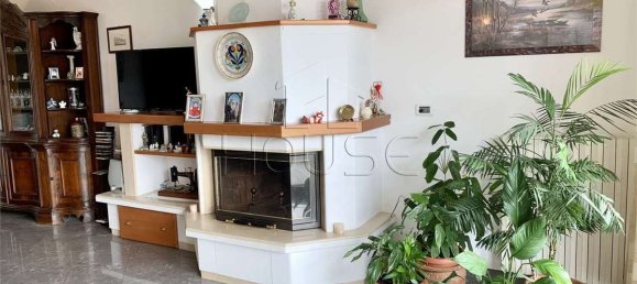 3 Schlafzimmer Wohnung in Anghiari, Italy, Nr. 62363 6