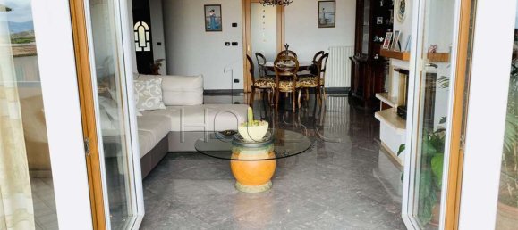 3 Schlafzimmer Wohnung in Anghiari, Italy, Nr. 62363 4