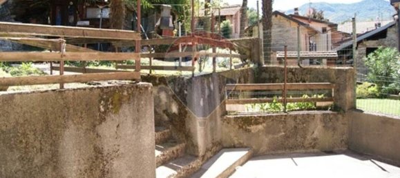 4 bedrooms House in Masciago Primo, Italy No. 365558 19