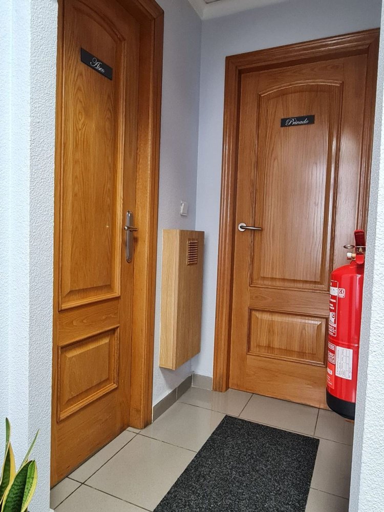  عقار تجاري في Torrevieja, Spain 73متر مربع رقم 217686