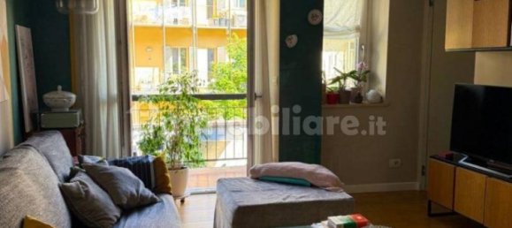 2 bedrooms Apartment in Turin, Italy No. 356887 2