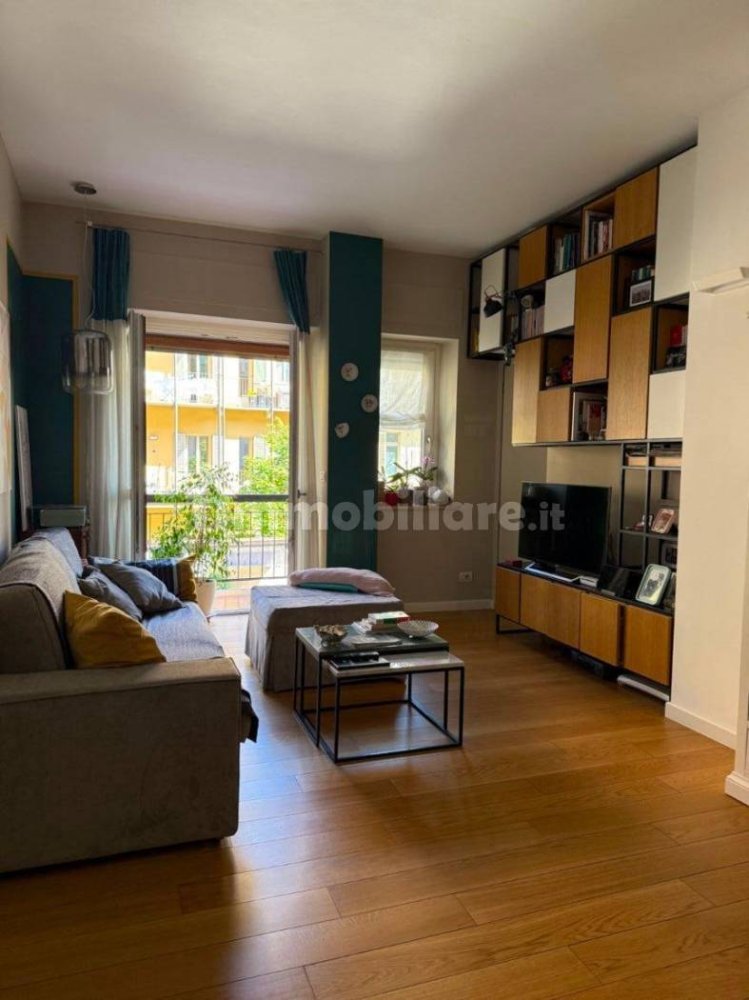 2 bedrooms Apartment in Turin, Italy No. 356887
