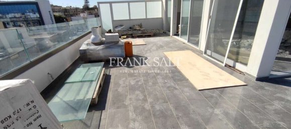 2 bedrooms Penthouse in Santa Venera, Malta No. 8364 3