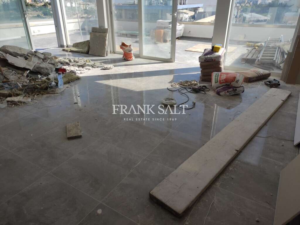 2 bedrooms Penthouse in Santa Venera, Malta No. 8364