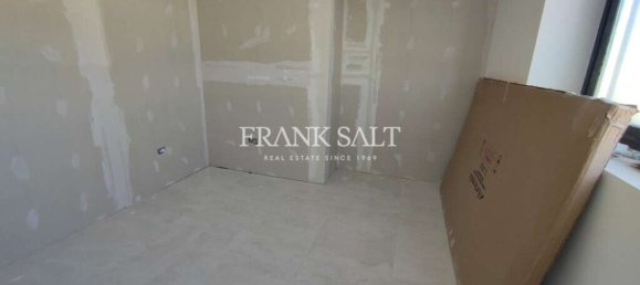 2 bedrooms Penthouse in Santa Venera, Malta No. 8364 4