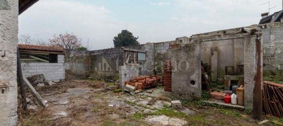 7 rooms House in Pordenone, Italy No. 19959 39