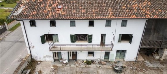 7 rooms House in Pordenone, Italy No. 19959 2