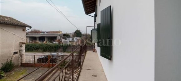 7 rooms House in Pordenone, Italy No. 19959 23