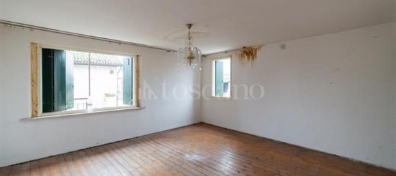 7 rooms House in Pordenone, Italy No. 19959 28