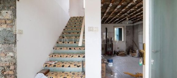 7 rooms House in Pordenone, Italy No. 19959 6