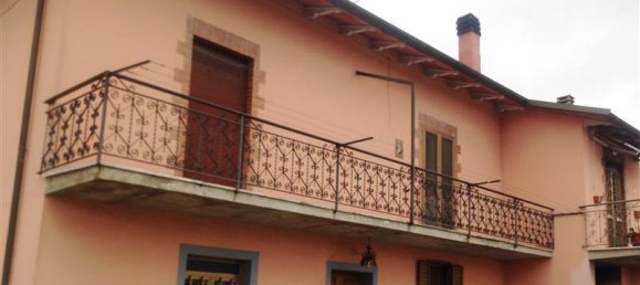 4 bedrooms House in Cortona, Italy No. 352772 9