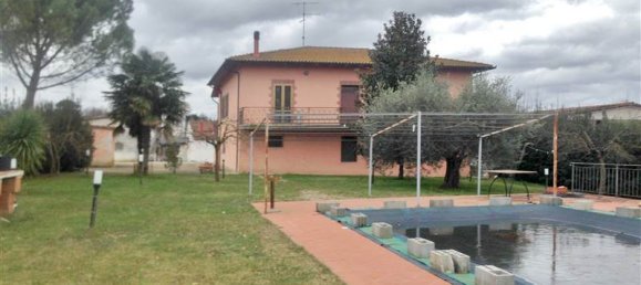 4 bedrooms House in Cortona, Italy No. 352772 7