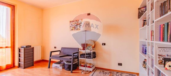 2 Schlafzimmer Wohnung in Marnate, Italy, Nr. 311990 13