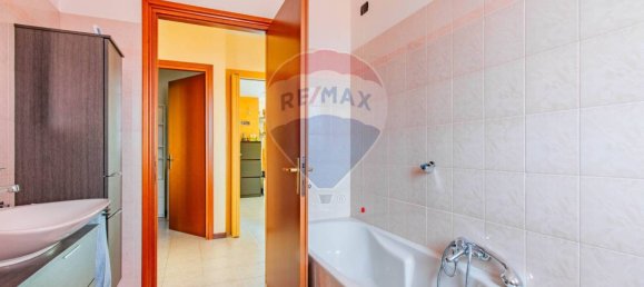 2 Schlafzimmer Wohnung in Marnate, Italy, Nr. 311990 16