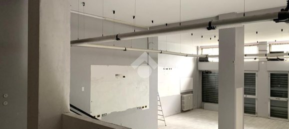 2 rooms Commercial property in Milan, Italy No. 353978 17