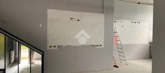 2 rooms Commercial property in Milan, Italy No. 353978 2