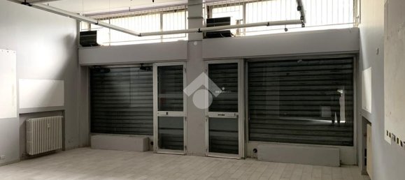 2 rooms Commercial property in Milan, Italy No. 353978 3