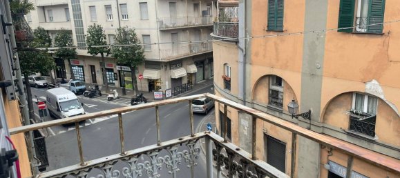 Квартира с 4 комнатами в Альбенга, Италия № 77807 4