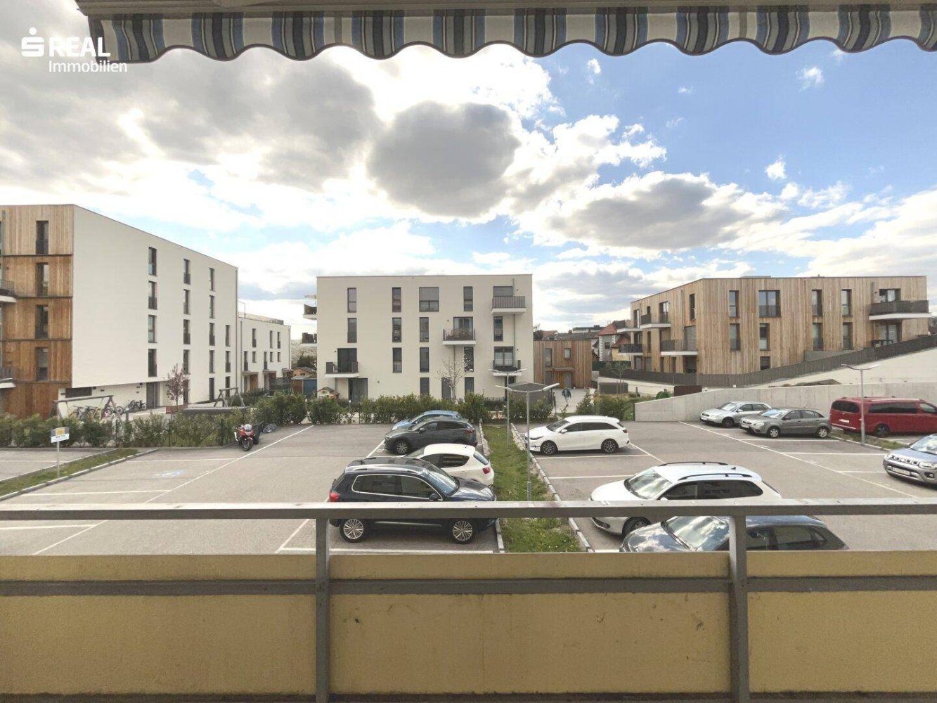 Apartamento de 4 habitaciónes en St. Polten, Austria No. 143993