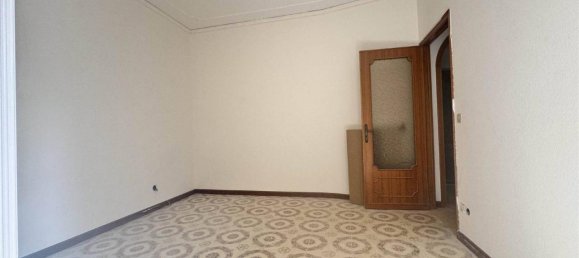 4-salle Appartement à Misterbianco, Italy No. 42612 10