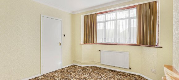 3 bedrooms House in Isleworth, United Kingdom No. 8496 8