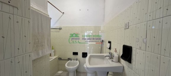 7-salle Appartement à Modica, Italy No. 62229 25