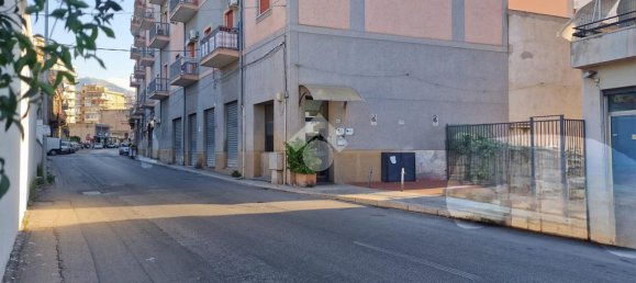 2 rooms Office in Palermo, Italy No. 271804 2