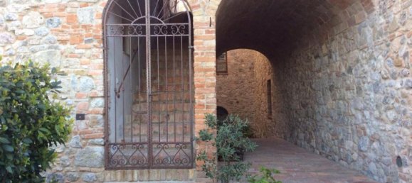 2 Schlafzimmer Wohnung in Volterra, Italy, Nr. 394 4