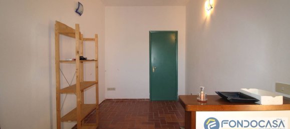 3 bedrooms House in Ponsacco, Italy No. 380634 3